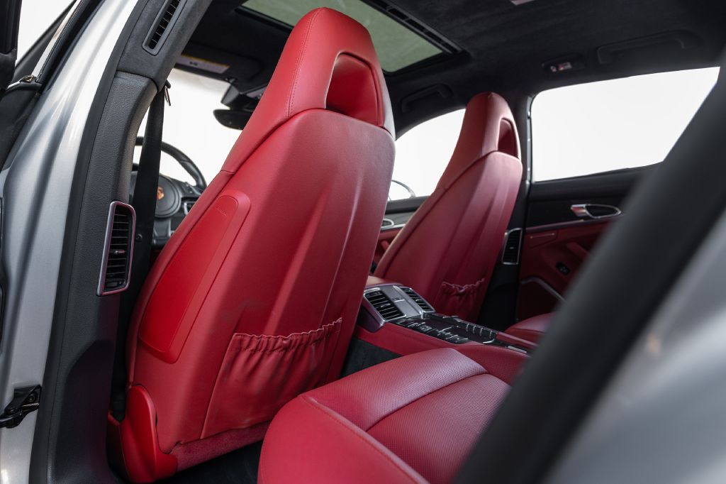 2016 Porsche Panamera Image 182