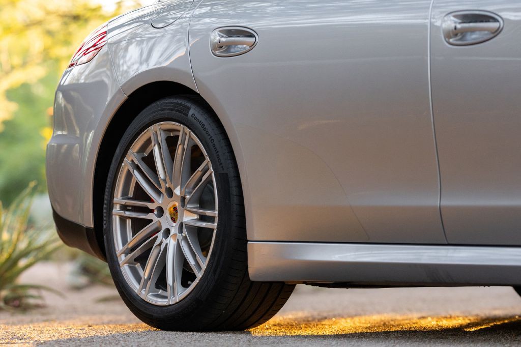 2016 Porsche Panamera Image 199