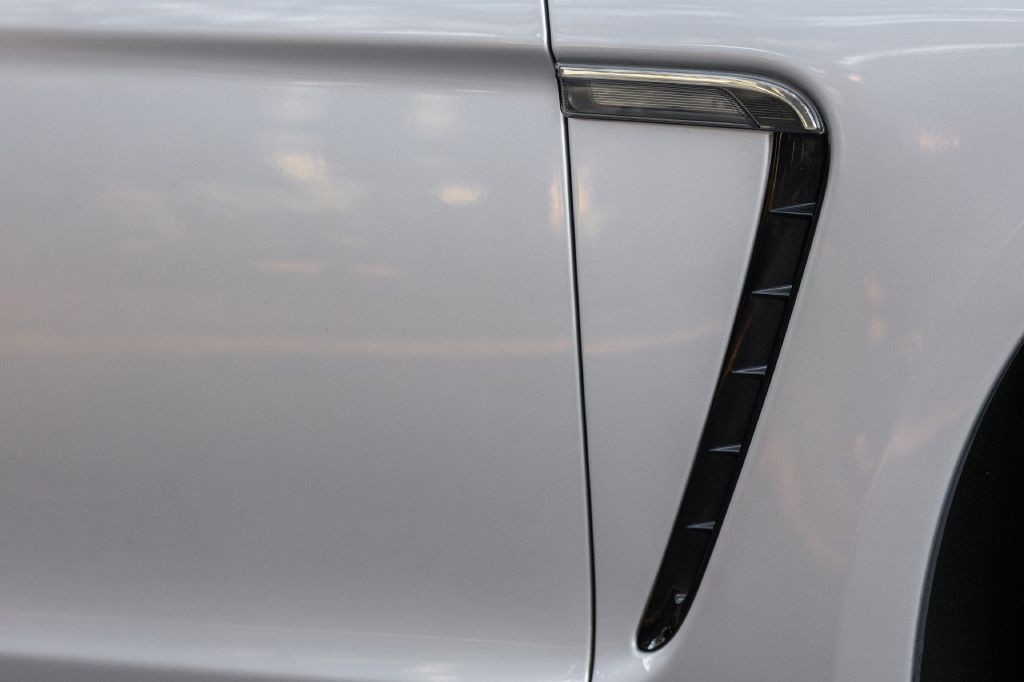 2016 Porsche Panamera Image 201