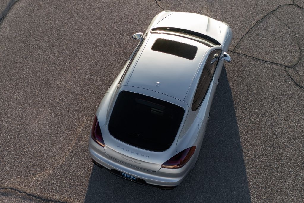 2016 Porsche Panamera Image 208