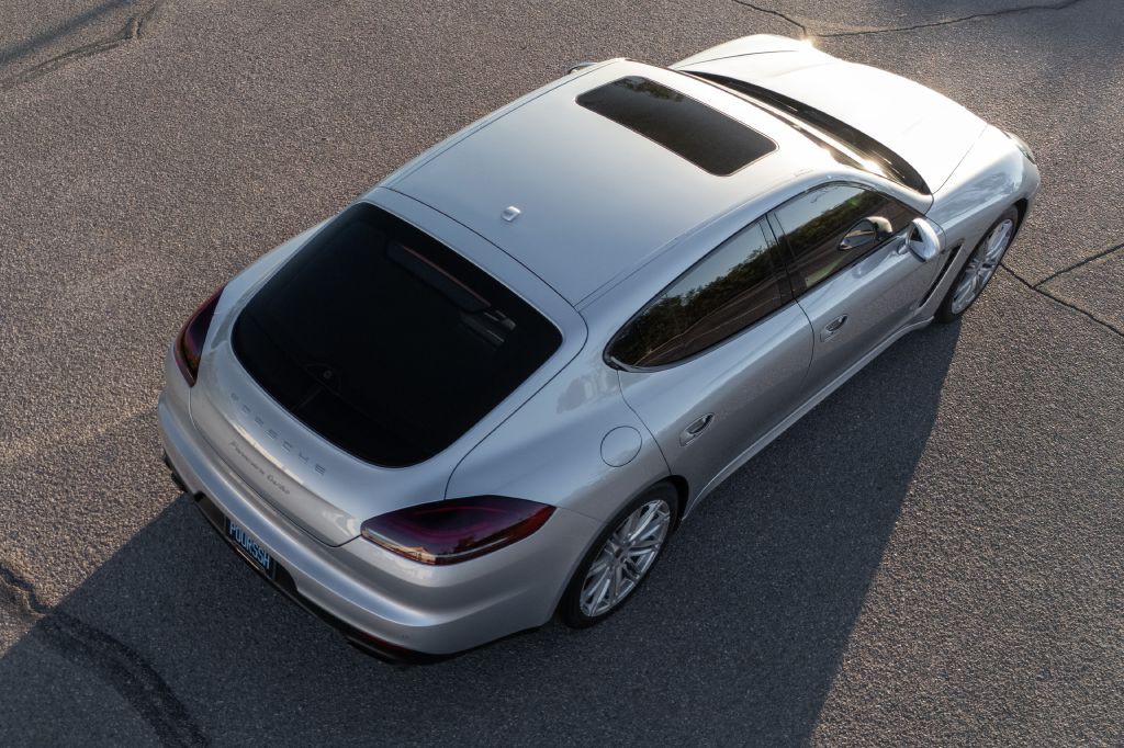2016 Porsche Panamera Image 209