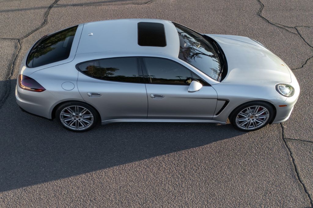 2016 Porsche Panamera Image 211