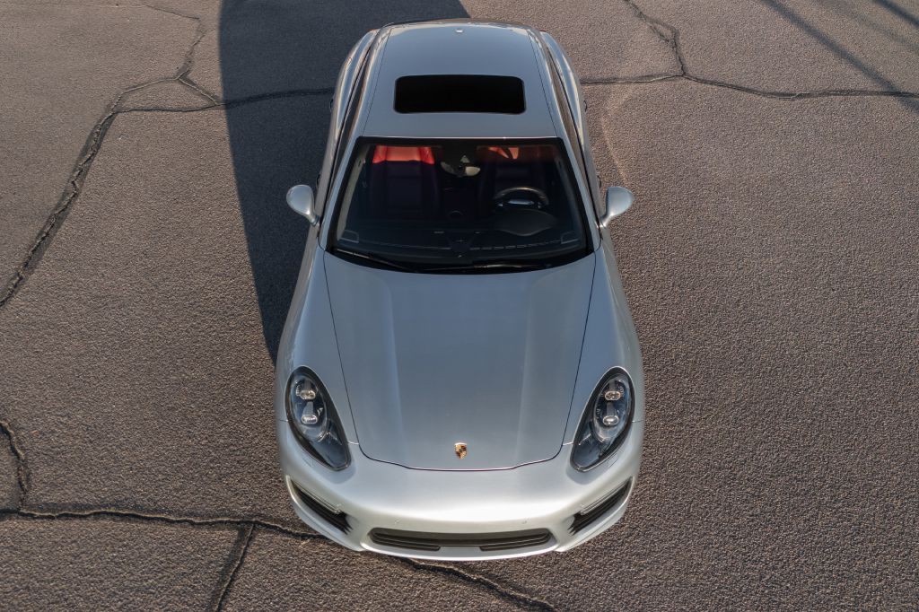 2016 Porsche Panamera Image 215