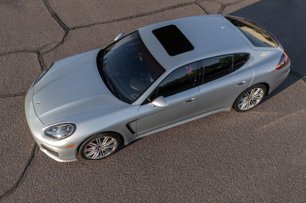 2016 Porsche Panamera Image 218