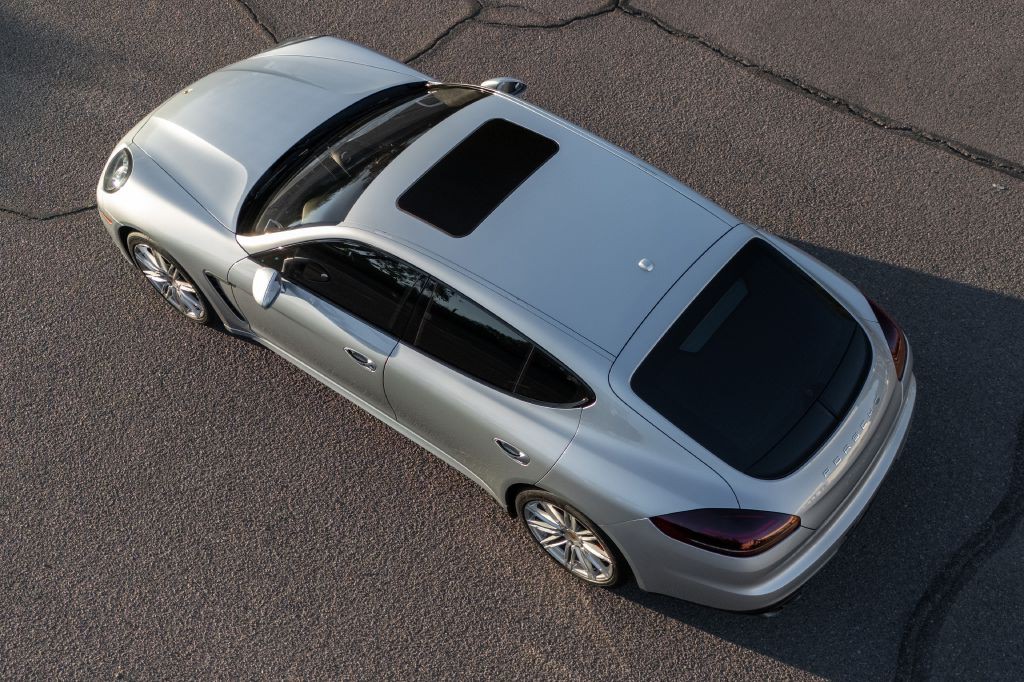 2016 Porsche Panamera Image 222