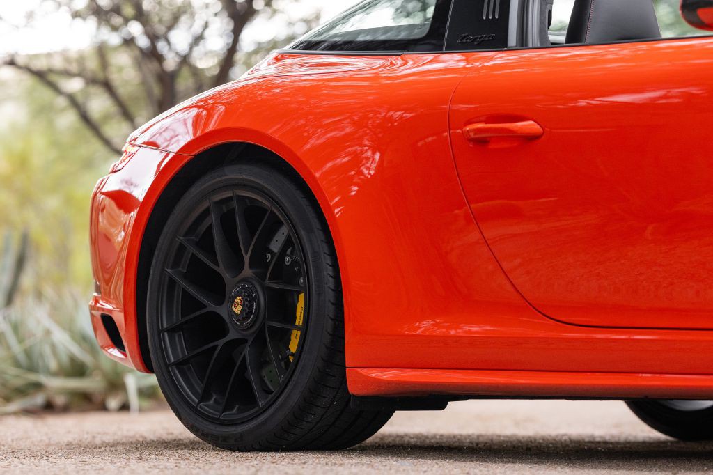 2019 Porsche 911 Image 2