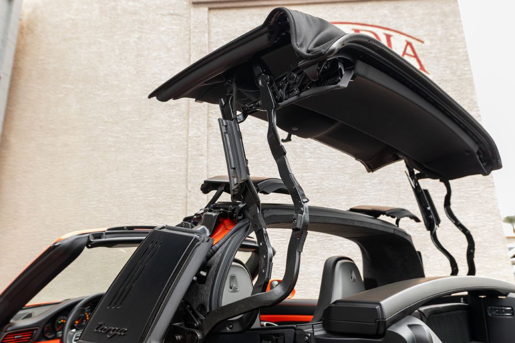 2019 Porsche 911 Image 198