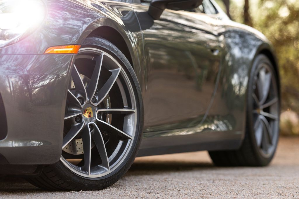 2020 Porsche 911 Image 6