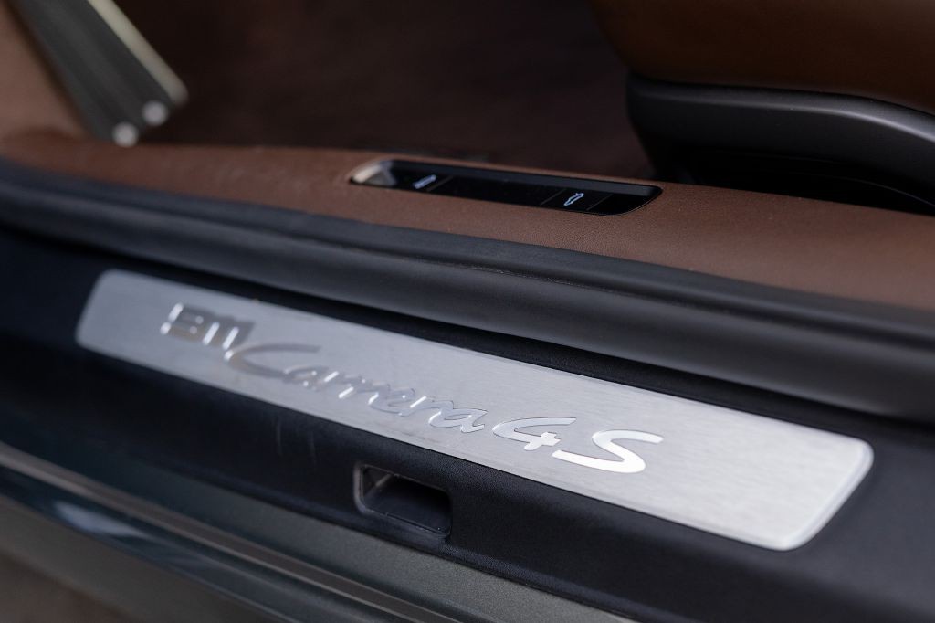 2020 Porsche 911 Image 12