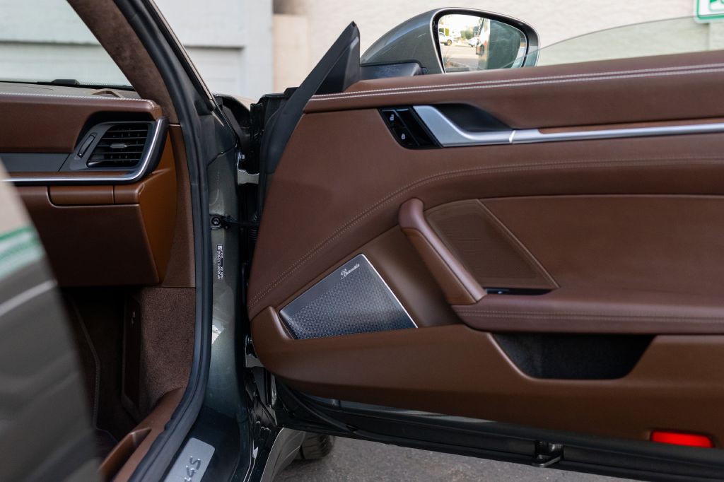 2020 Porsche 911 Image 59