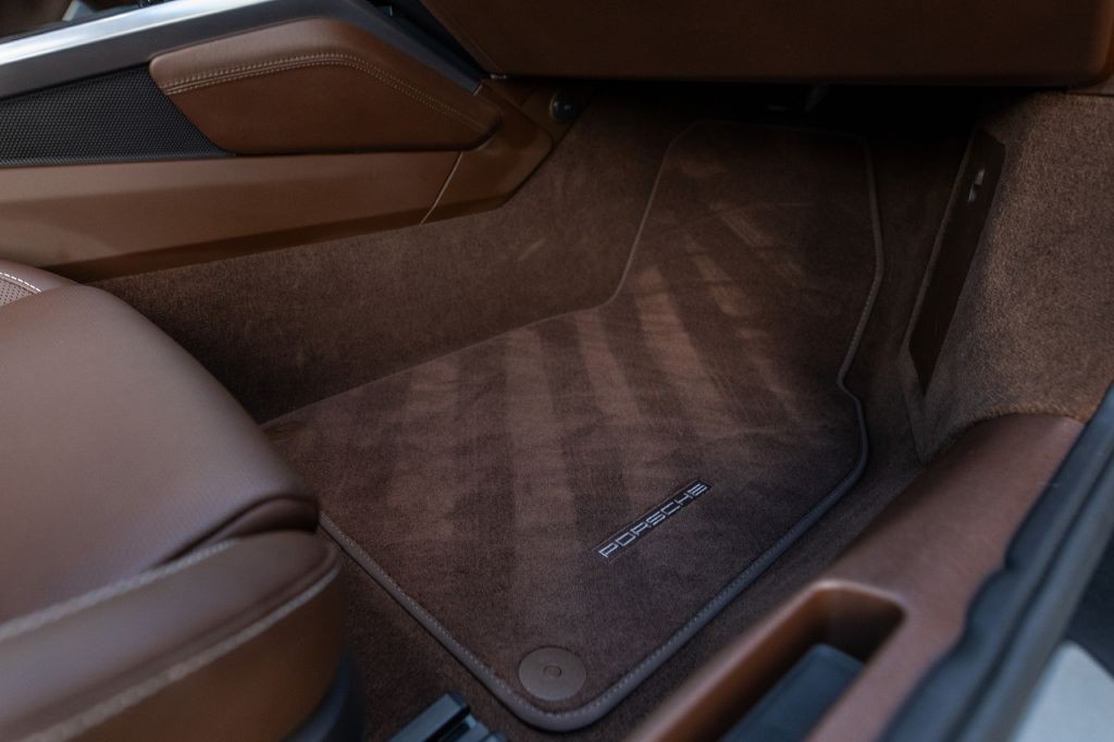 2020 Porsche 911 Image 98