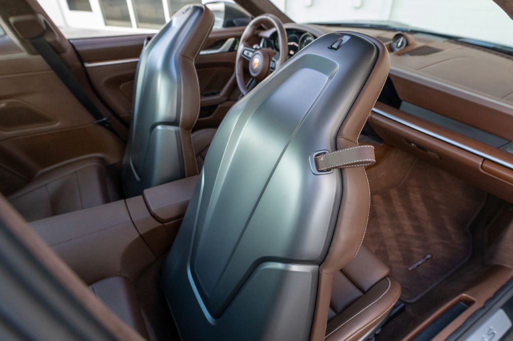 2020 Porsche 911 Image 104