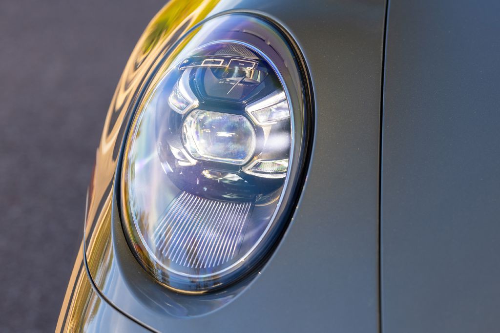 2020 Porsche 911 Image 161