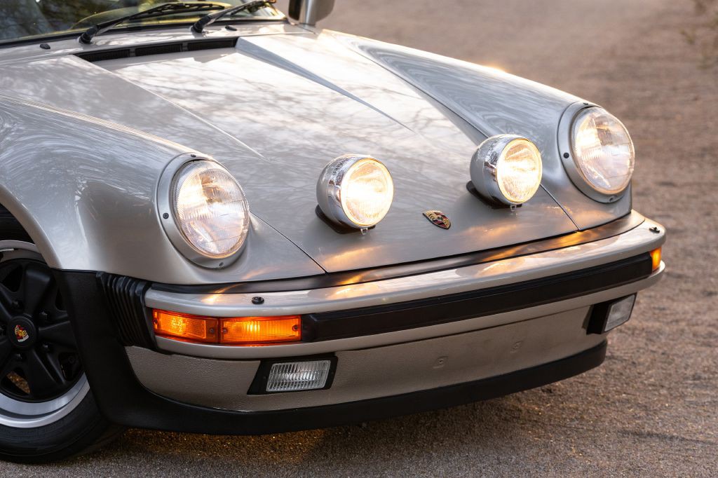 1989 Porsche 911 Image 4