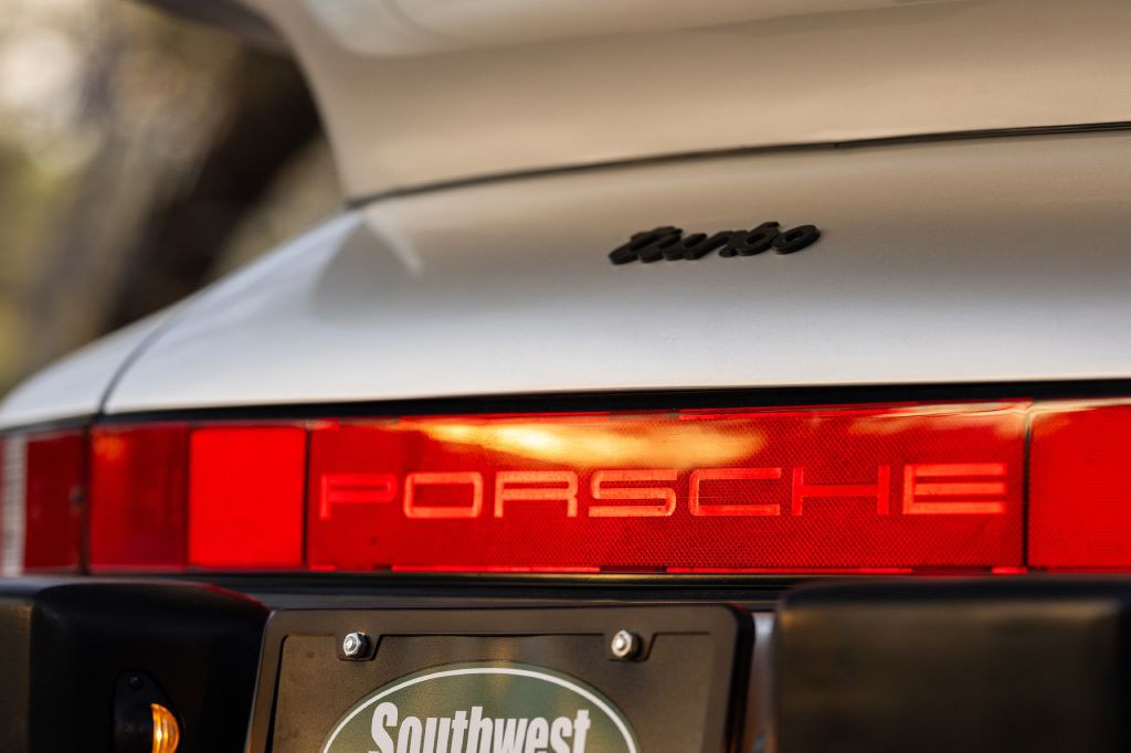 1989 Porsche 911 Image 10