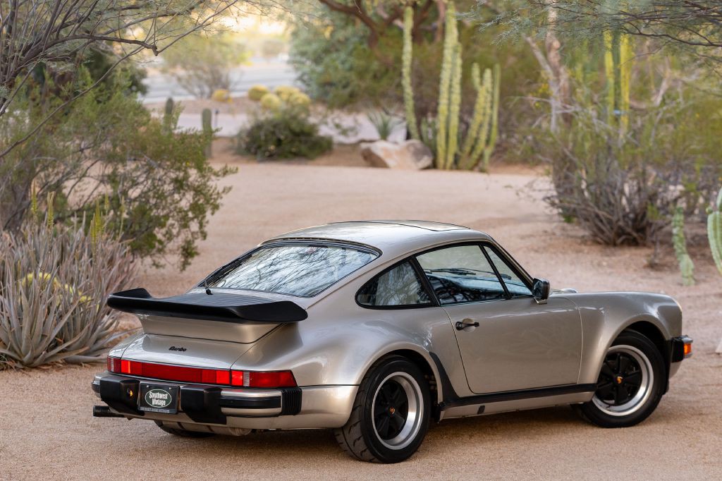 1989 Porsche 911 Image 14