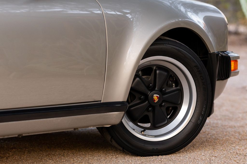 1989 Porsche 911 Image 15