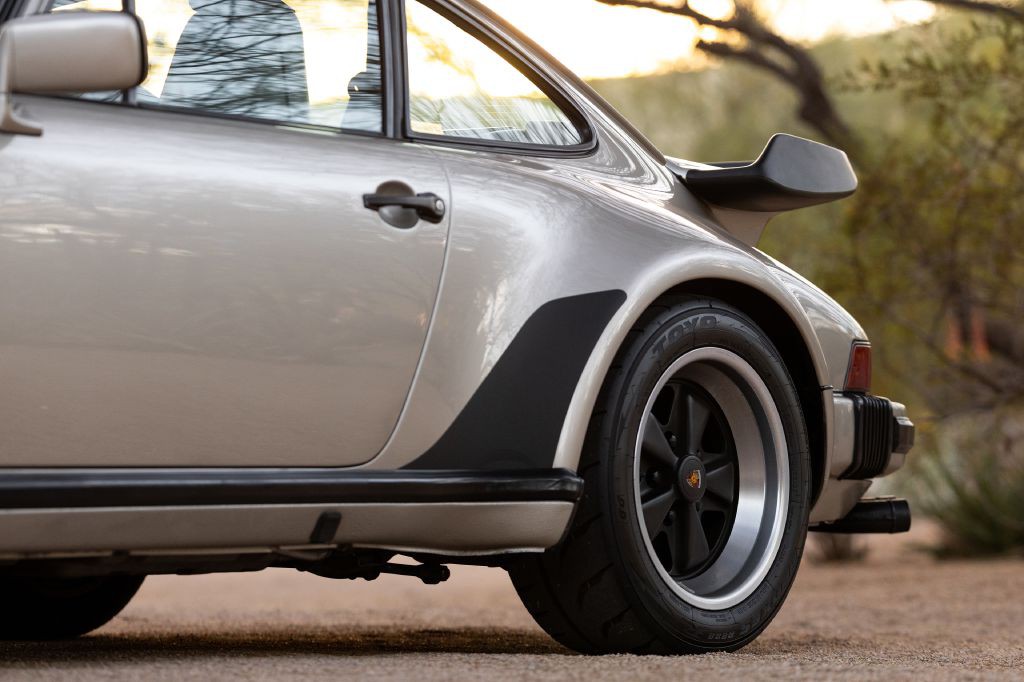 1989 Porsche 911 Image 18