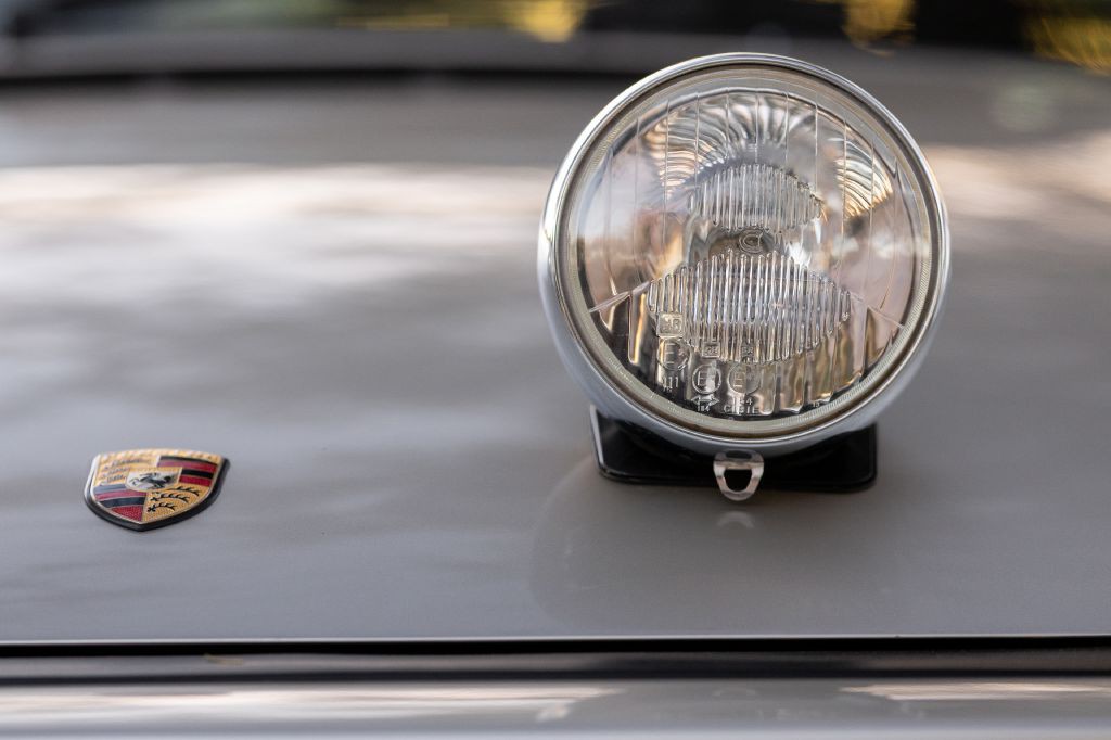 1989 Porsche 911 Image 21