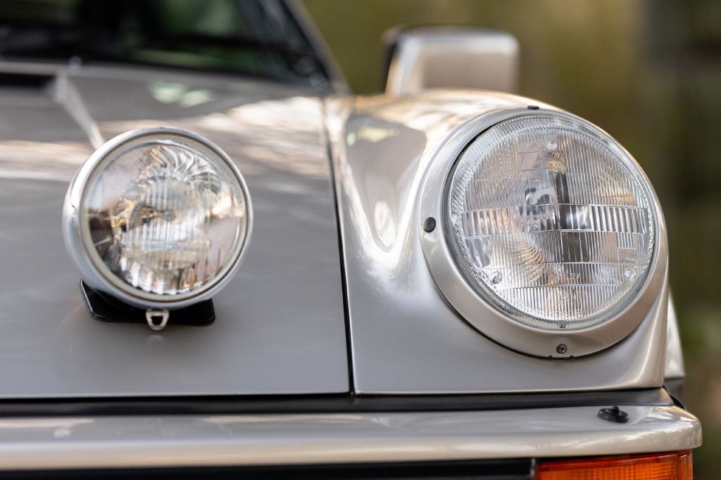 1989 Porsche 911 Image 22