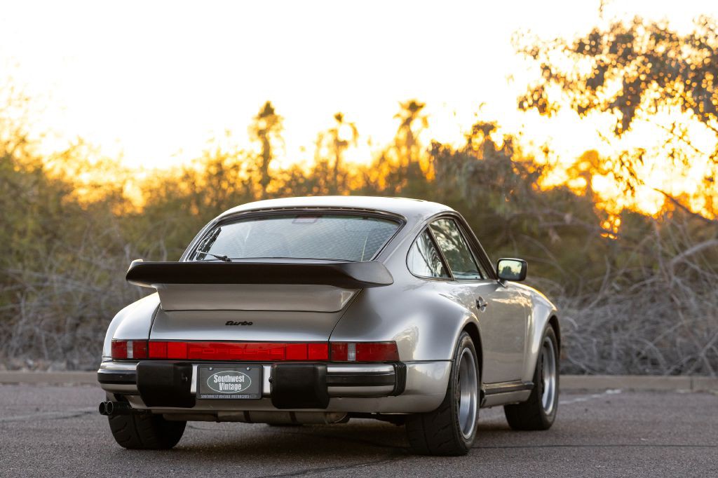 1989 Porsche 911 Image 31