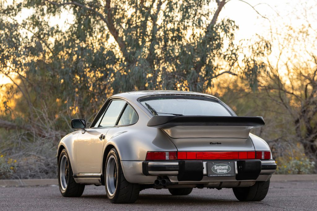 1989 Porsche 911 Image 32
