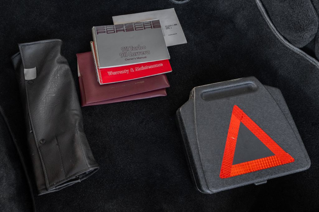 1989 Porsche 911 Image 34