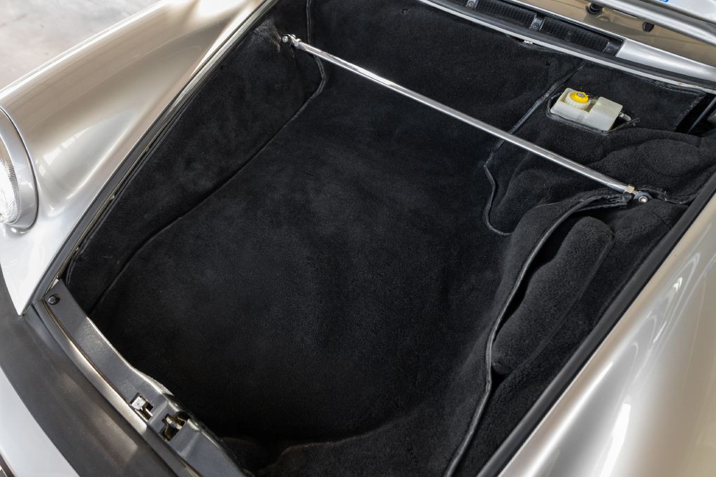 1989 Porsche 911 Image 39