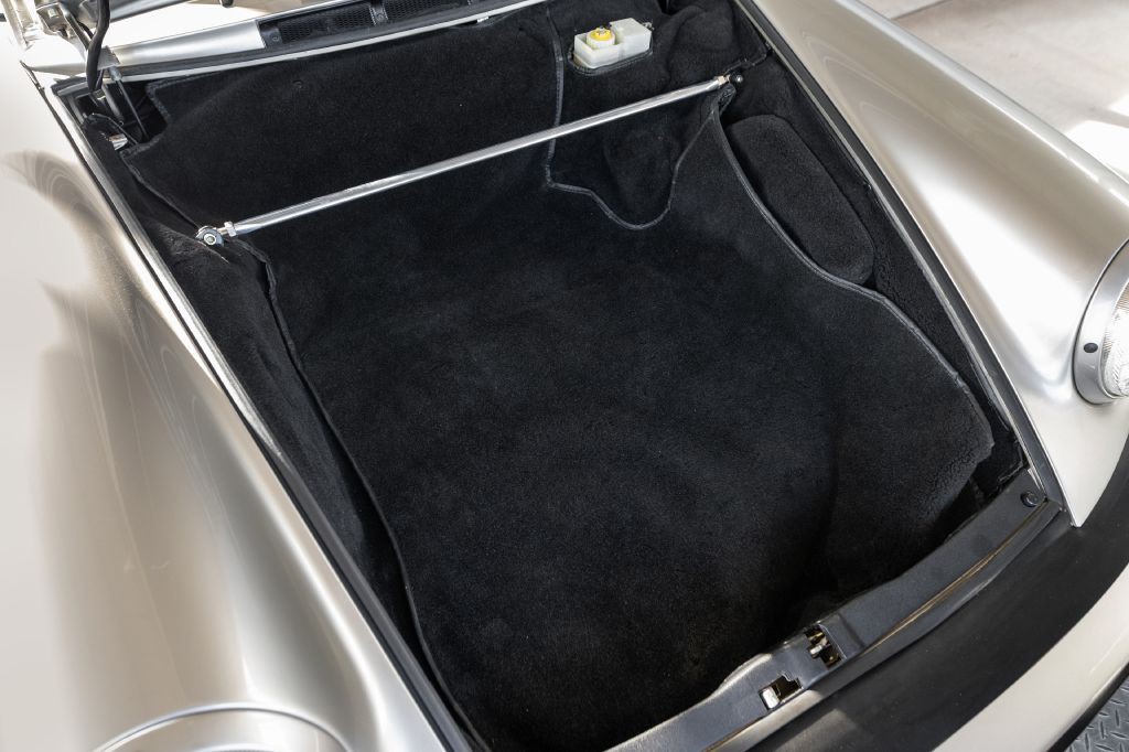 1989 Porsche 911 Image 40