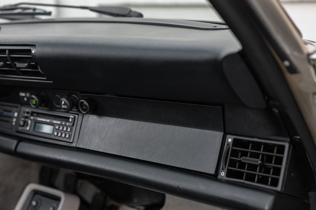 1989 Porsche 911 Image 68