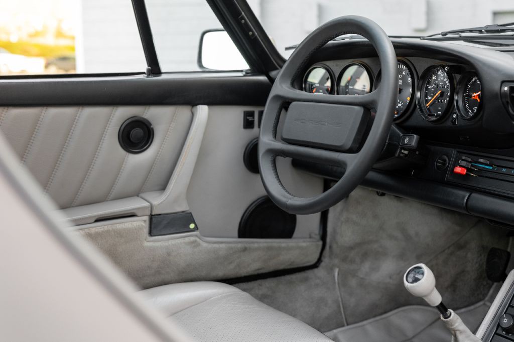 1989 Porsche 911 Image 72