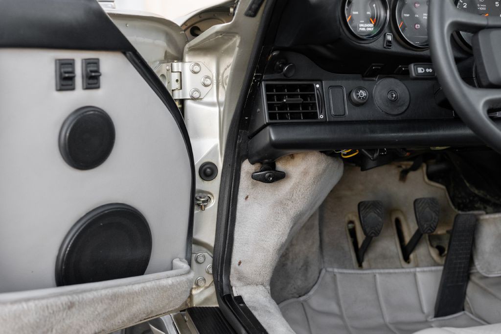 1989 Porsche 911 Image 77