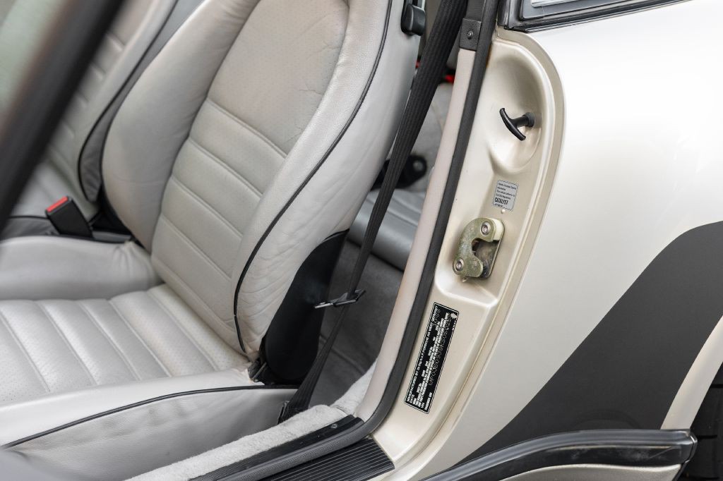 1989 Porsche 911 Image 79