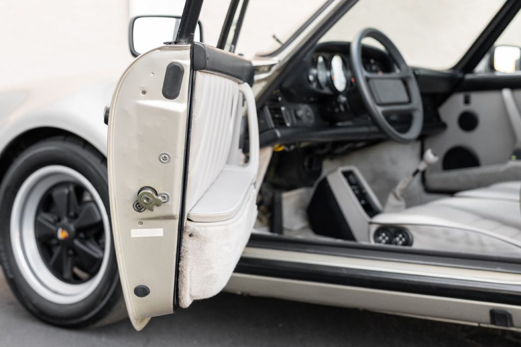 1989 Porsche 911 Image 80