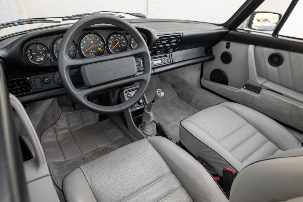 1989 Porsche 911 Image 116