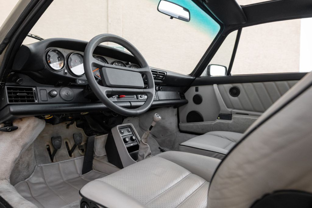 1989 Porsche 911 Image 118