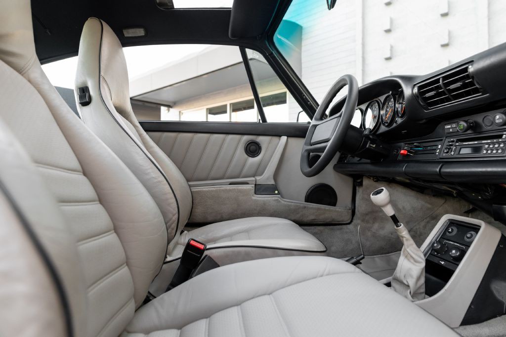 1989 Porsche 911 Image 129