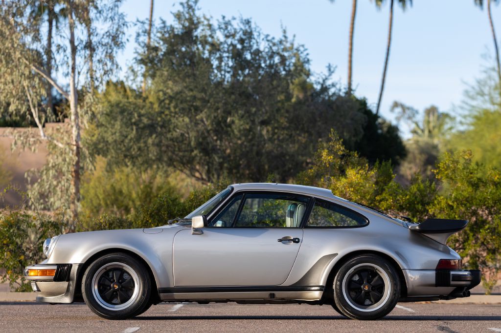 1989 Porsche 911 Image 136