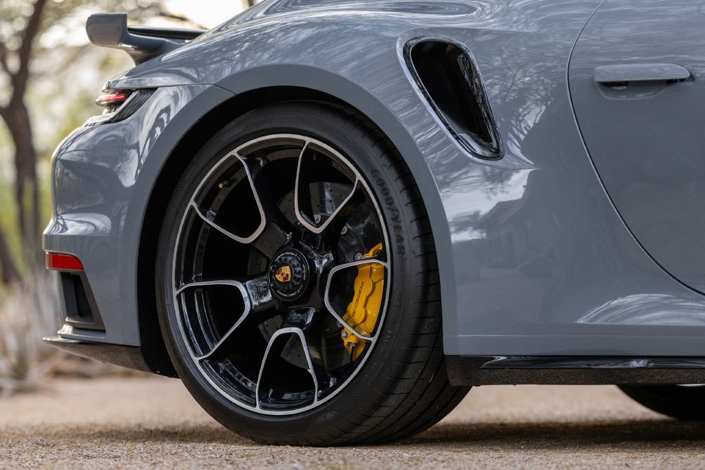 2023 Porsche 911 Image 4