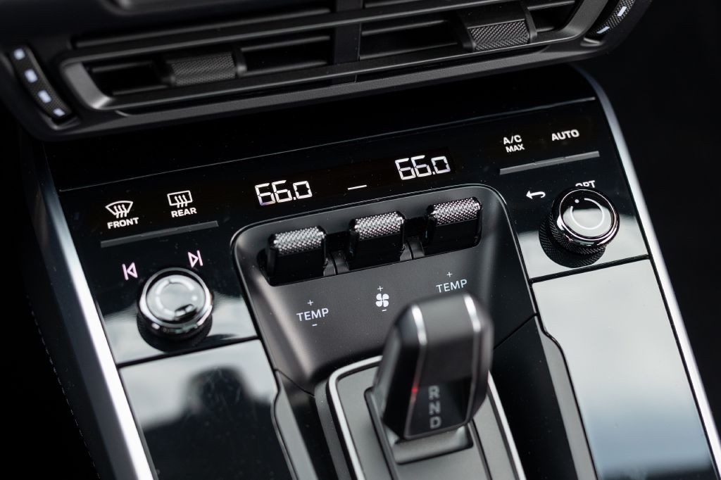 2023 Porsche 911 Image 32