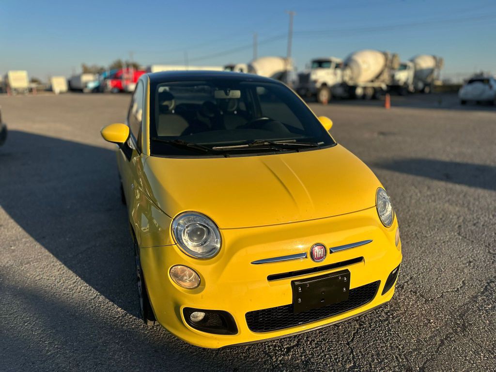 2014 FIAT 500L Image 2