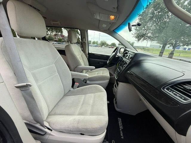 2015 Dodge Grand Caravan Image 11