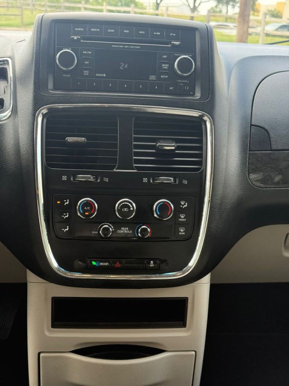 2015 Dodge Grand Caravan Image 16