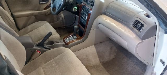 2002 Subaru Legacy Image 9