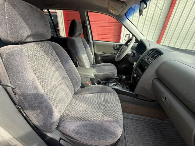 2004 Hyundai Santa Fe Image 12