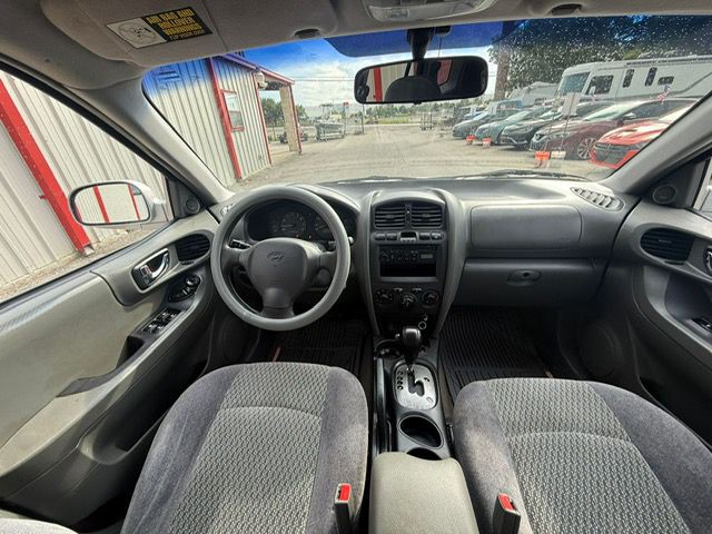 2004 Hyundai Santa Fe Image 14