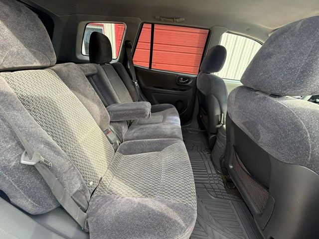 2004 Hyundai Santa Fe Image 16