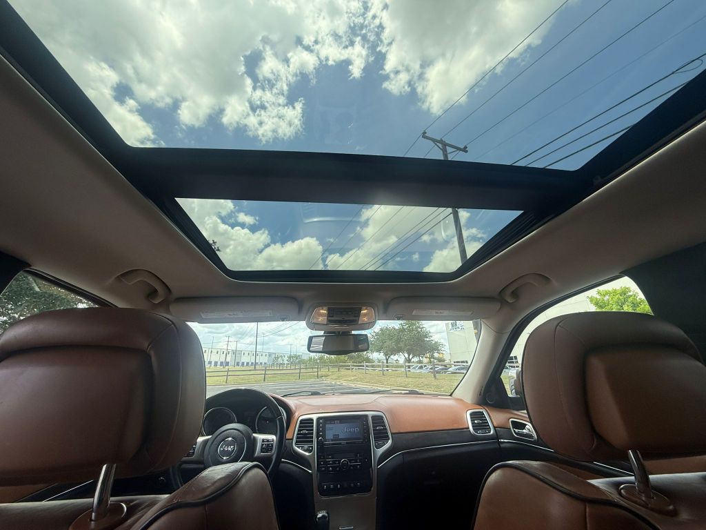 2012 Jeep Grand Cherokee Image 10