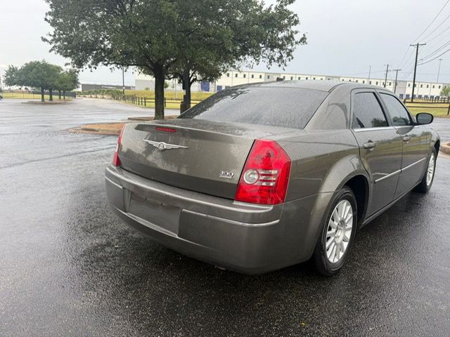 2008 Chrysler 300 Image 6
