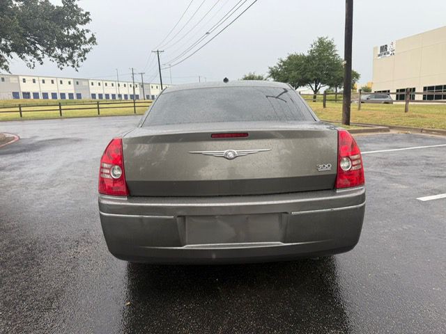 2008 Chrysler 300 Image 7